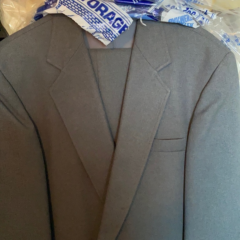 Men’s suit